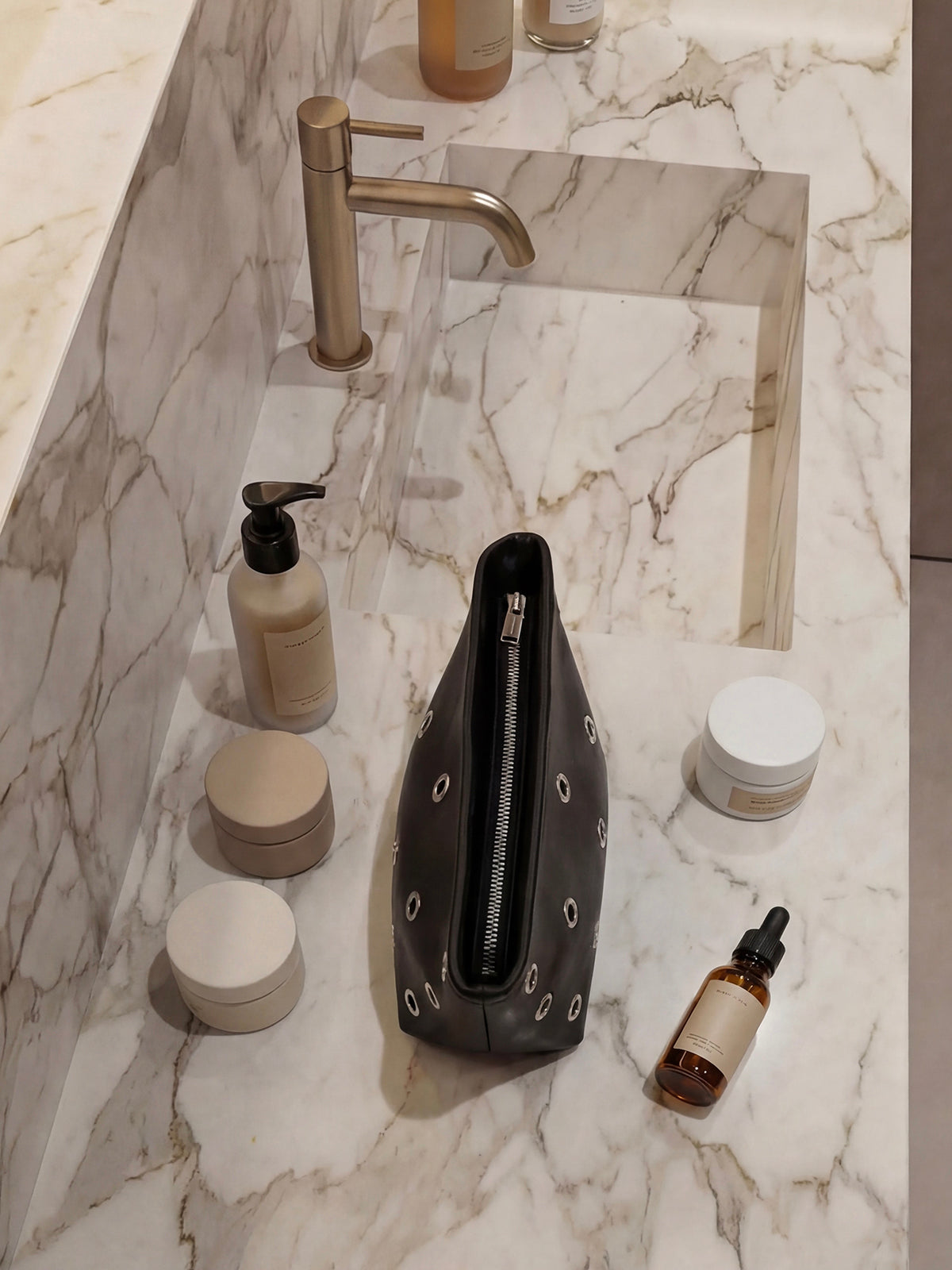 Makeup Bag with Eyelets Chocolate S