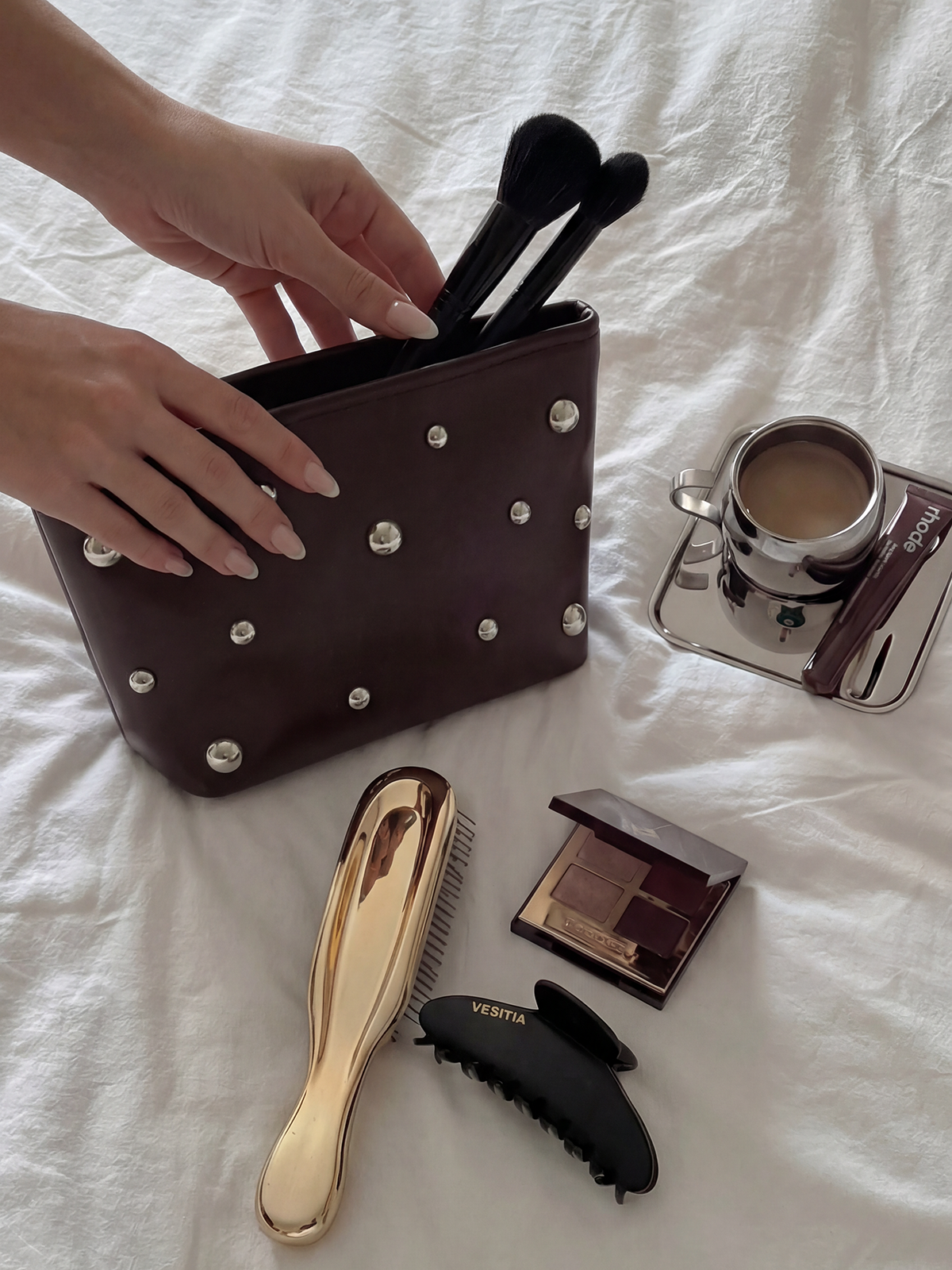 Makeup Bag with half-sphere Studs Chocolate, L