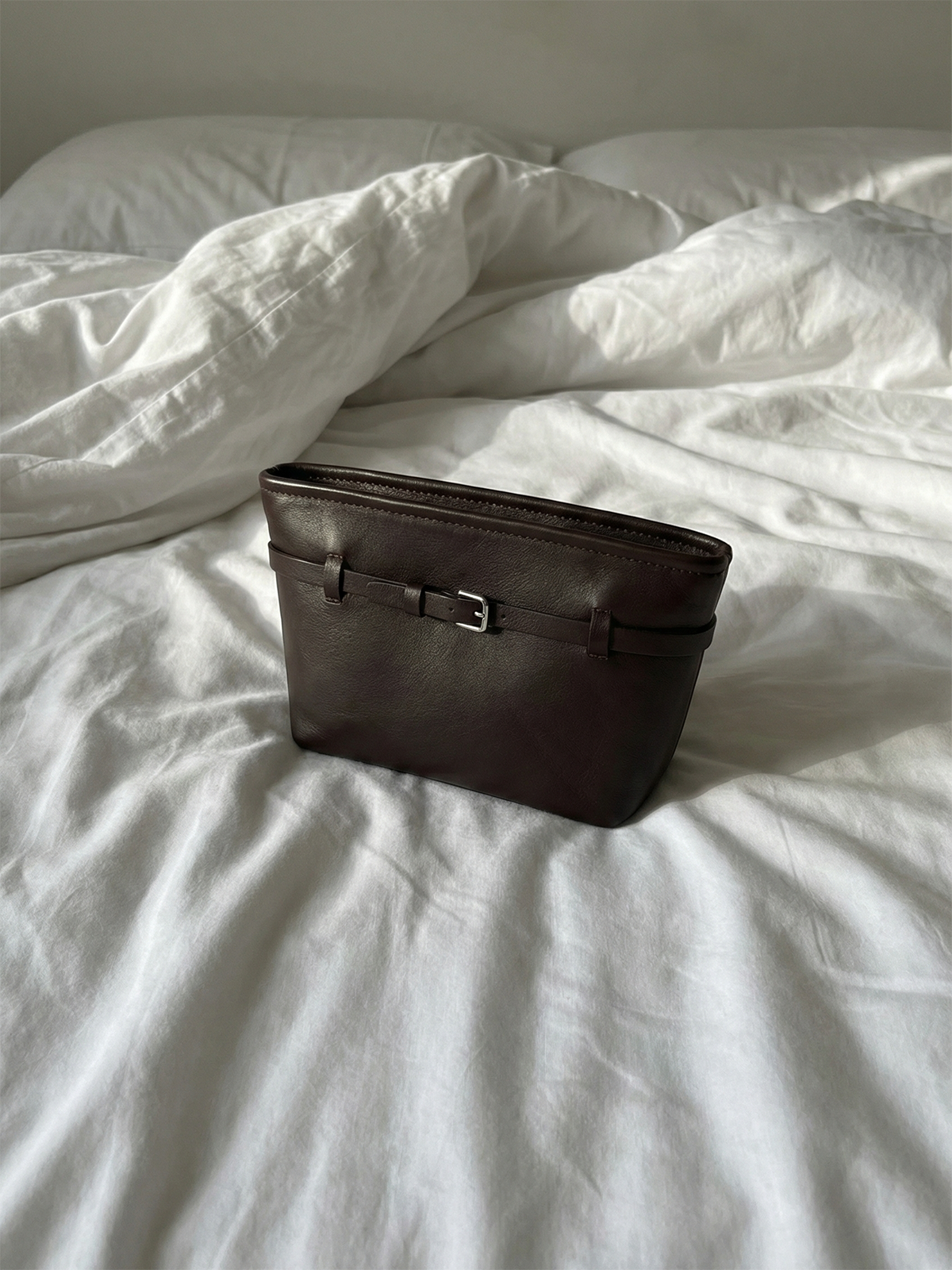 Makeup Bag with Strap Chocolate, L