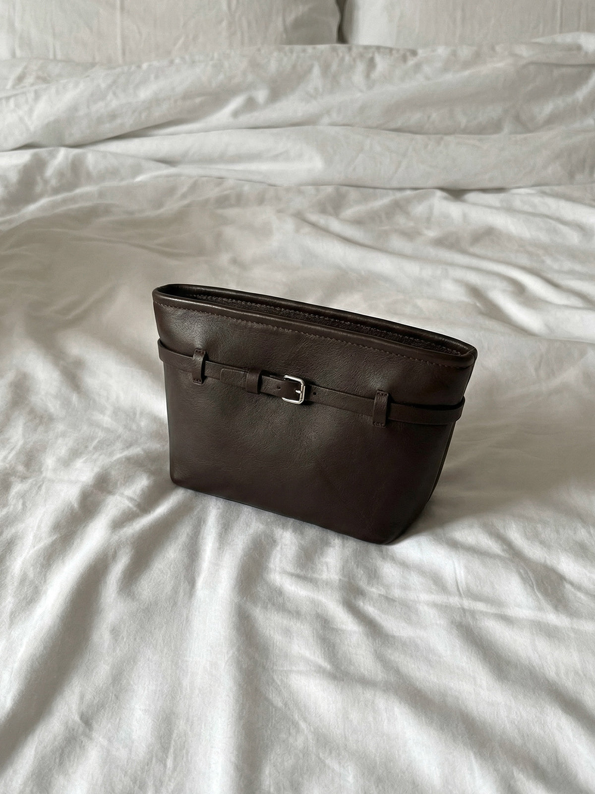 Makeup Bag with Strap Chocolate, L