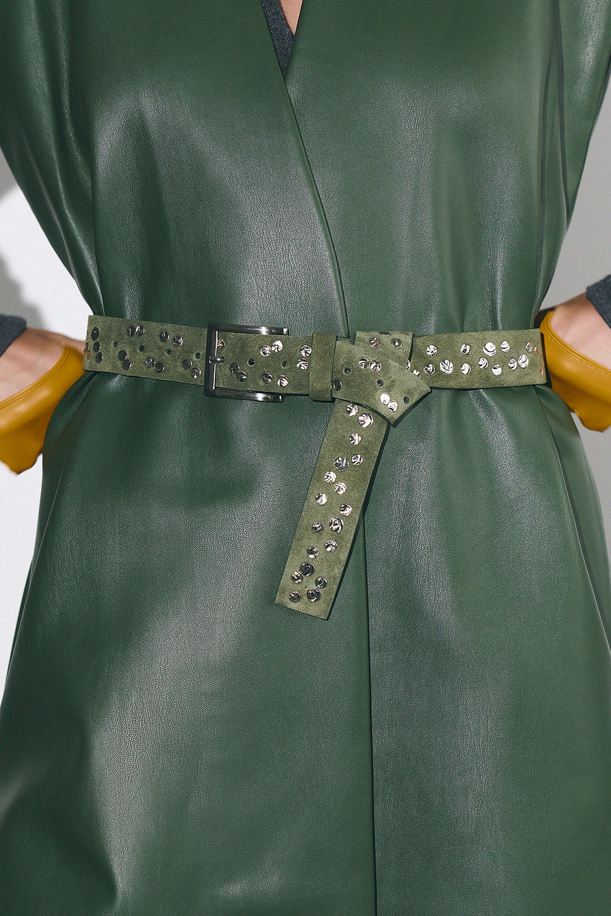 Belt Orris with metal studs olive